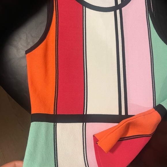 Color block tank - Picture 2 of 2